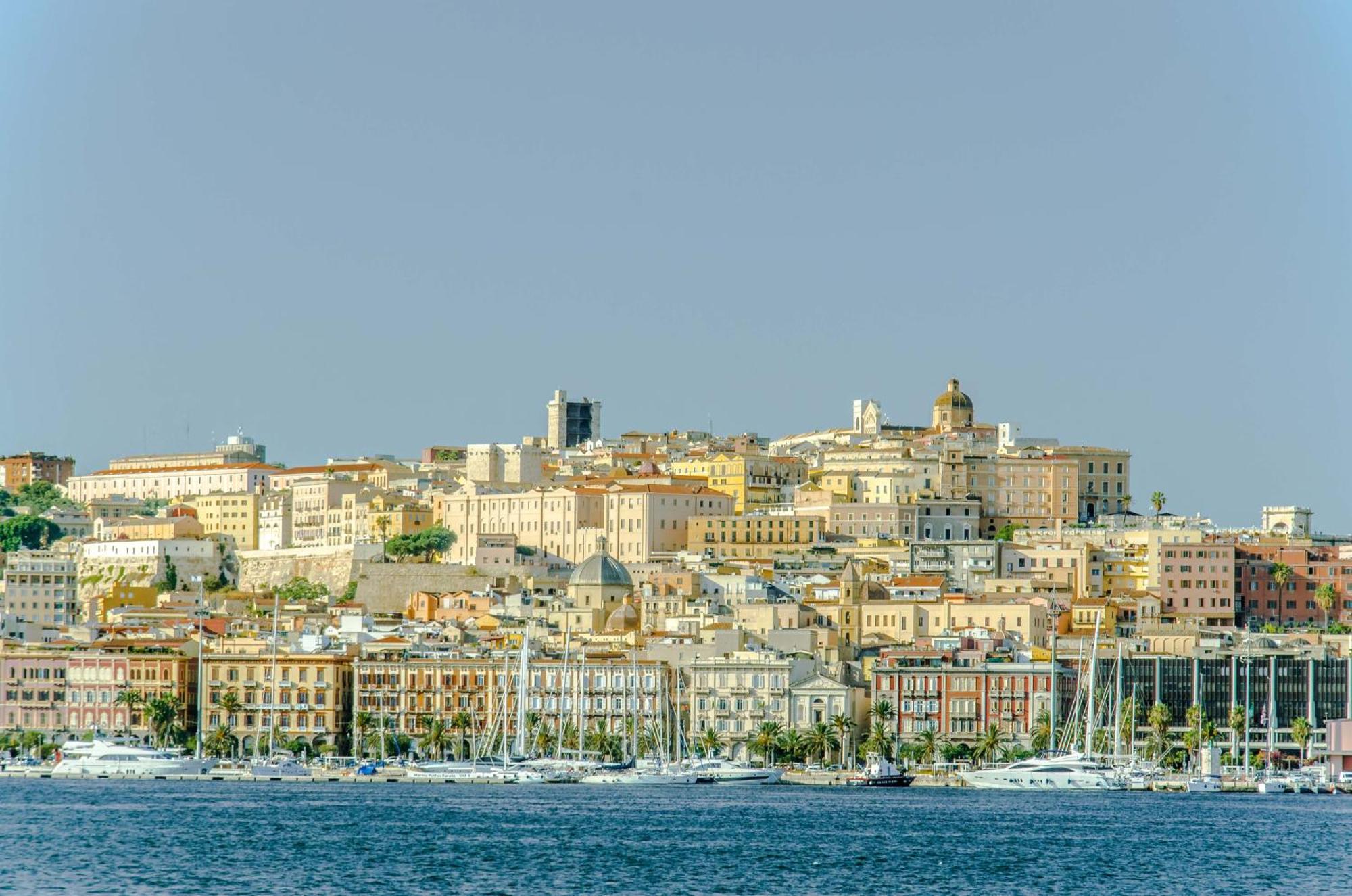Exclusive Use Swimming Pool Available From June To September Cagliari Bagian luar foto