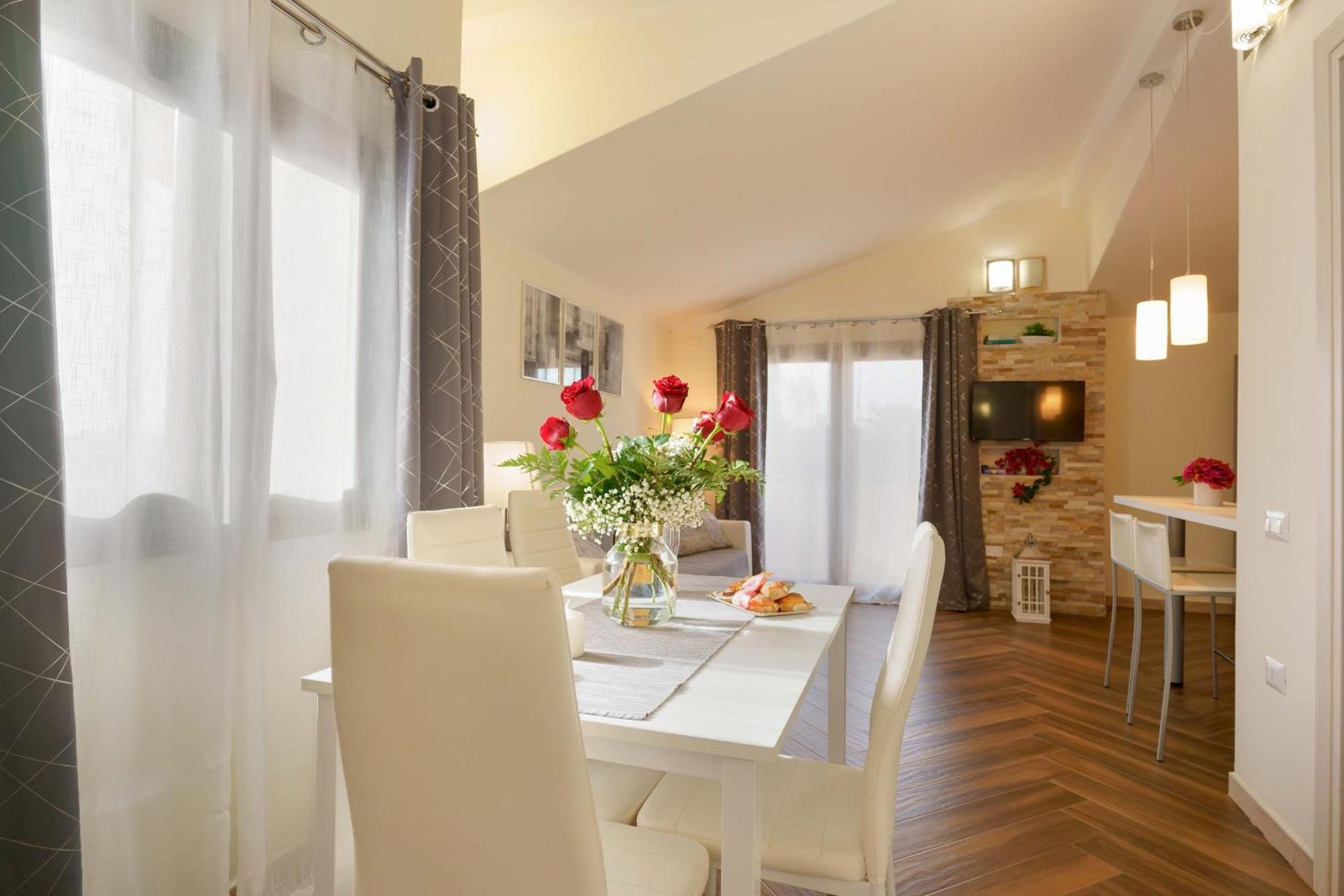 Exclusive Use Swimming Pool Available From June To September Cagliari Bagian luar foto