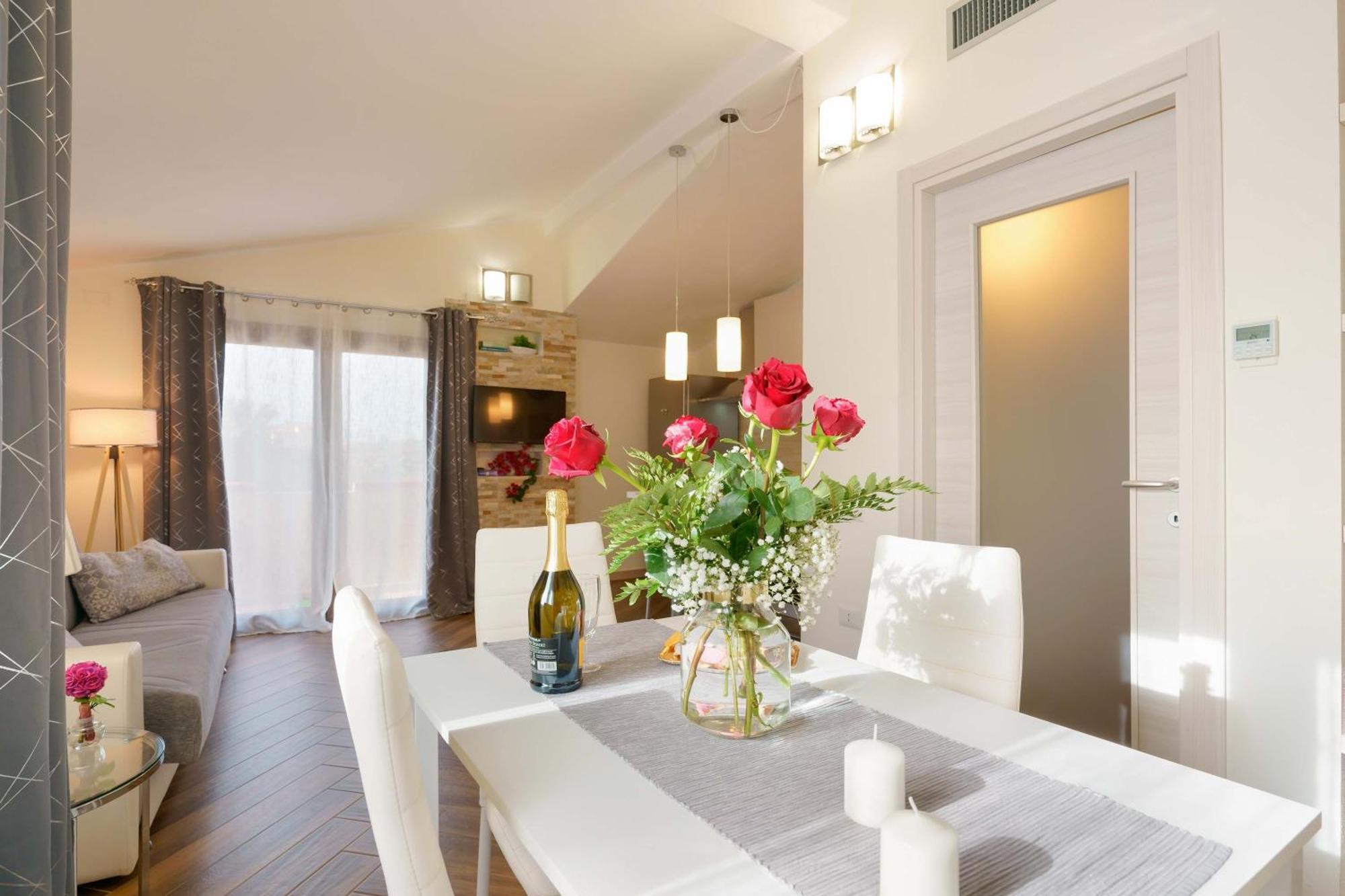 Exclusive Use Swimming Pool Available From June To September Cagliari Bagian luar foto