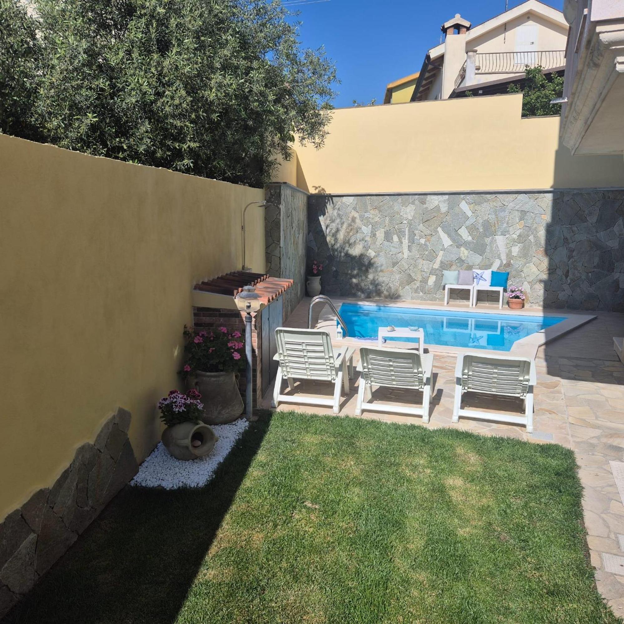 Exclusive Use Swimming Pool Available From June To September Cagliari Bagian luar foto